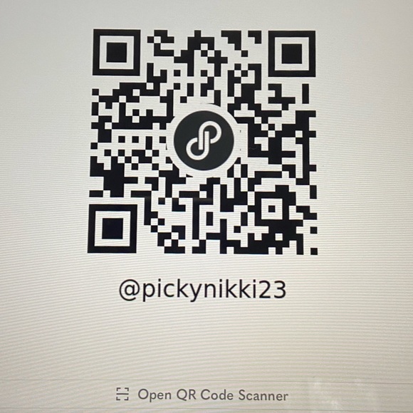 Meet your Posher, Nicole - Picture 2 of 6